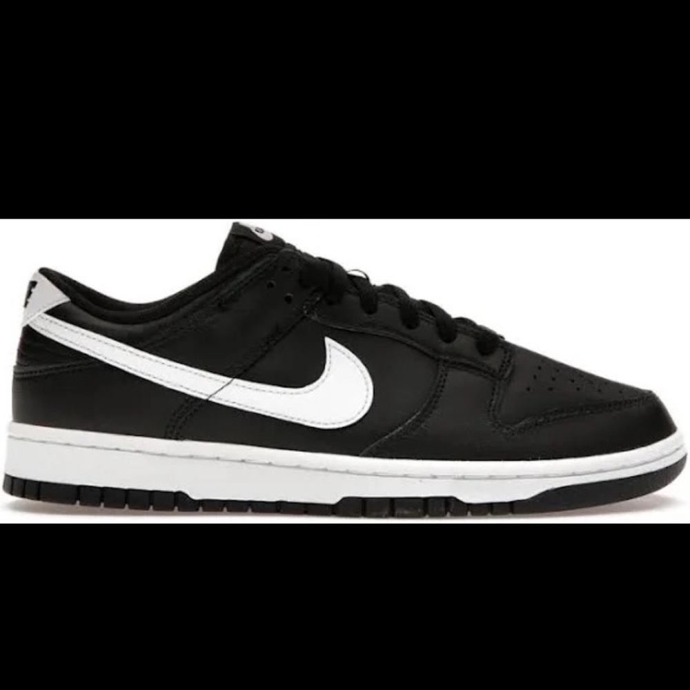 Nike Men's Black and White Sneakers
